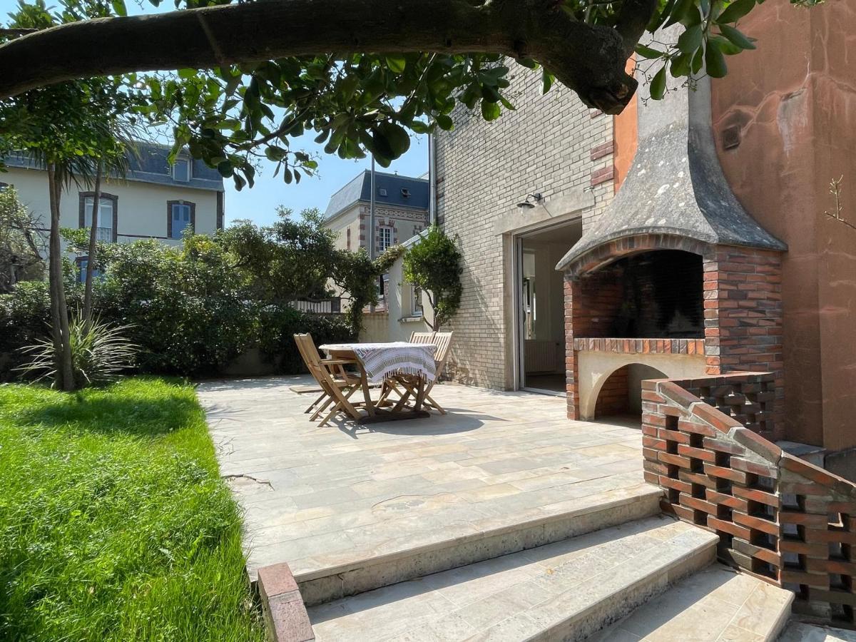 Villa Blanche Егон-Кутанвил Екстериор снимка