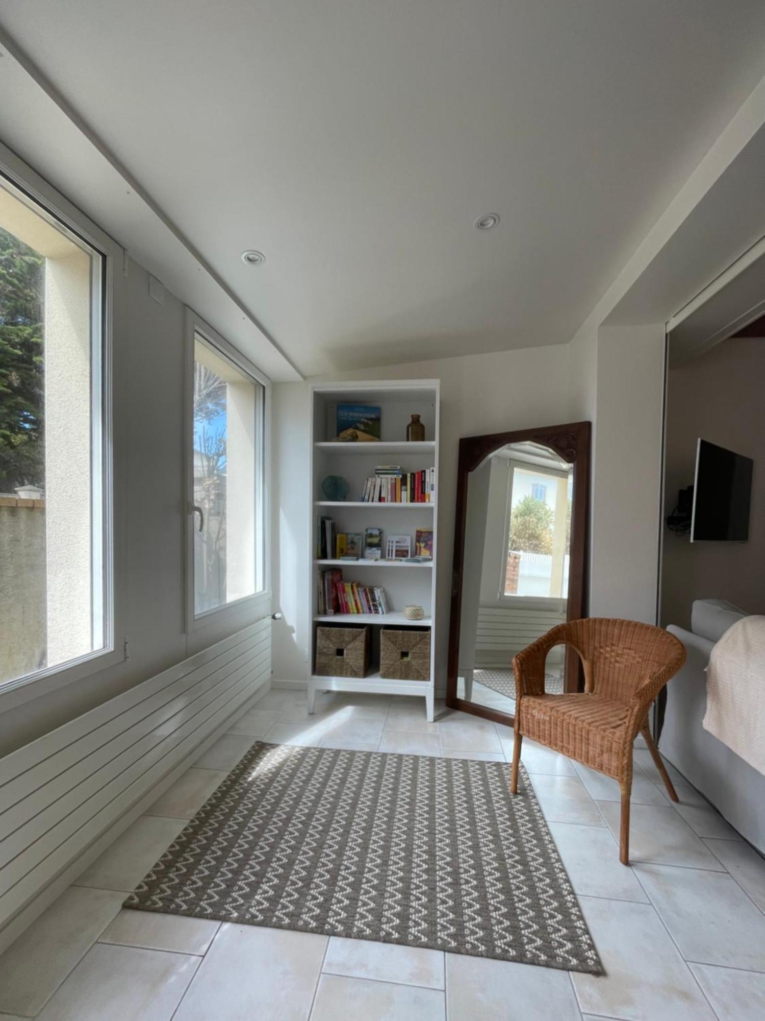 Villa Blanche Егон-Кутанвил Екстериор снимка